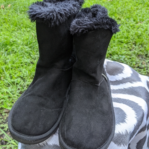 Fur Boots - Picture 4 of 4